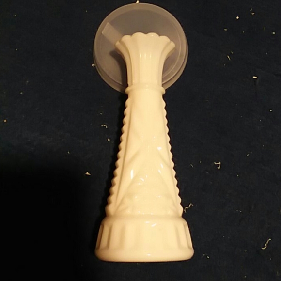 White Glass Vase - Picture 1 of 3